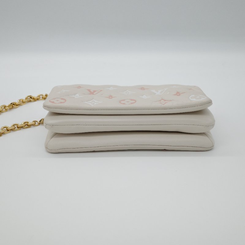 Louis Vuitton 路易威登 Pochette Coussin Logo立體羊皮壓印 泡芙包 鏈帶包 手拿包 斜挎包 |M82289-3