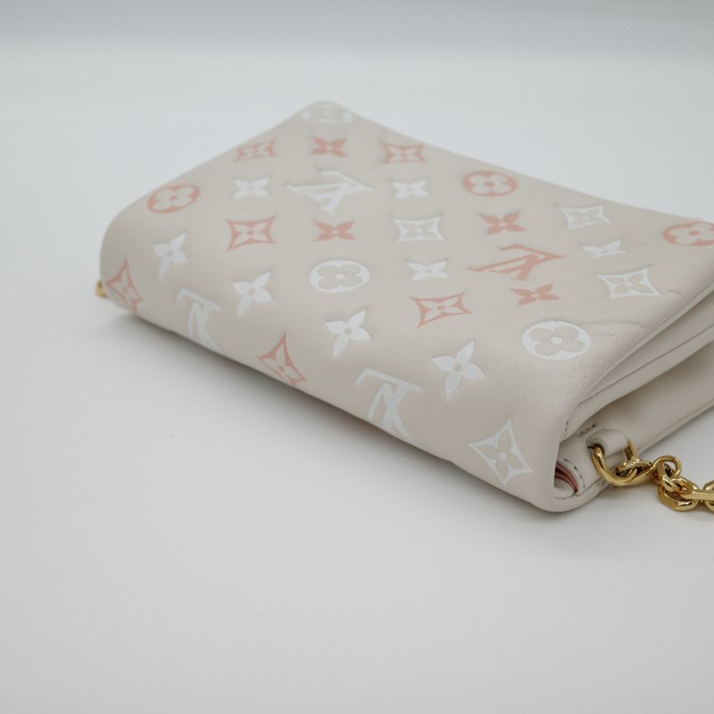 Louis Vuitton 路易威登 Pochette Coussin Logo立體羊皮壓印 泡芙包 鏈帶包 手拿包 斜挎包 |M82289-4