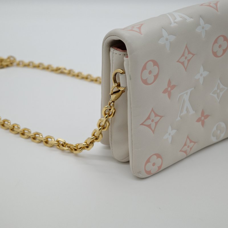 Louis Vuitton 路易威登 Pochette Coussin Logo立體羊皮壓印 泡芙包 鏈帶包 手拿包 斜挎包 |M82289-5