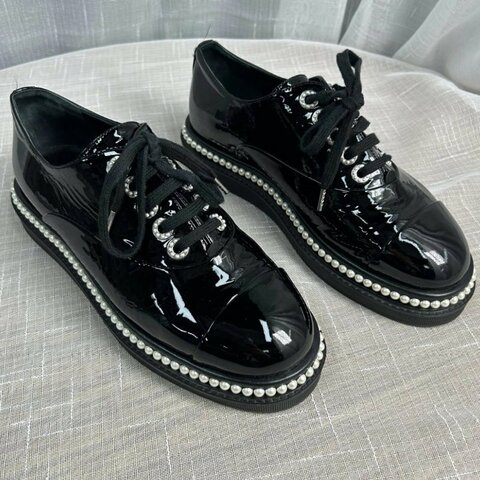 CHANEL 黑色漆皮珍珠樂福鞋38號 98新配件盒子