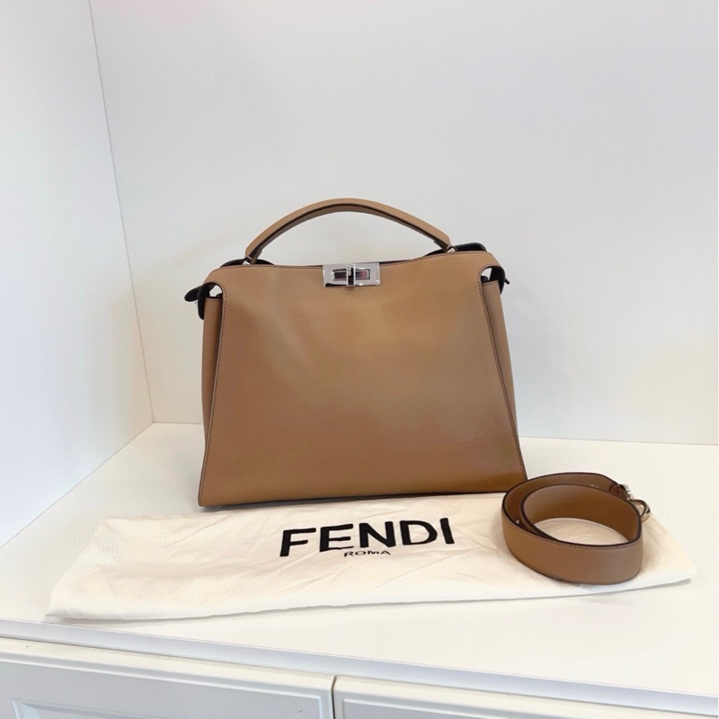 【98新🆕】Fendi peekaboo essentially 大象灰銀扣全皮手提包 斜挎包 單肩包-0