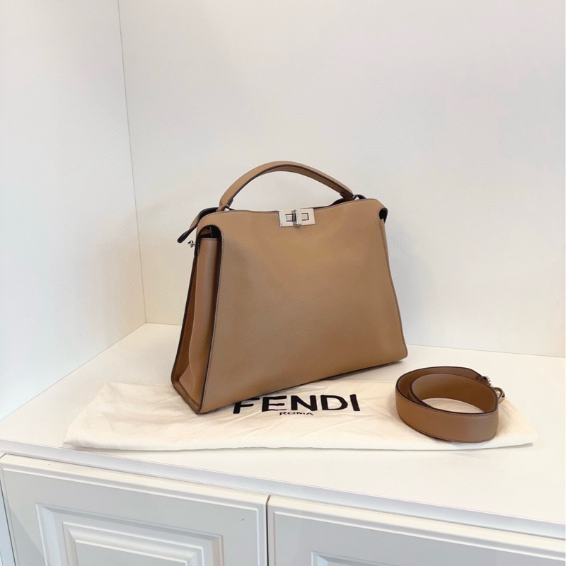 【98新🆕】Fendi peekaboo essentially 大象灰銀扣全皮手提包 斜挎包 單肩包-1