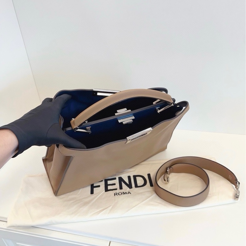 【98新🆕】Fendi peekaboo essentially 大象灰銀扣全皮手提包 斜挎包 單肩包-7