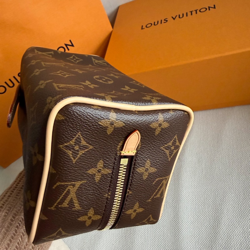 全新Louis Vuitton 收納包 化妝包 盥洗包 M83112 Trousse Toilette Locker Dopp Kit-3