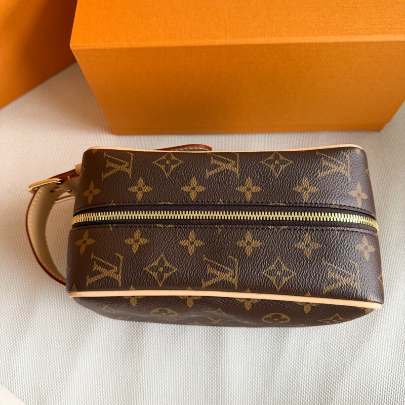 全新Louis Vuitton 收納包 化妝包 盥洗包 M83112 Trousse Toilette Locker Dopp Kit-7