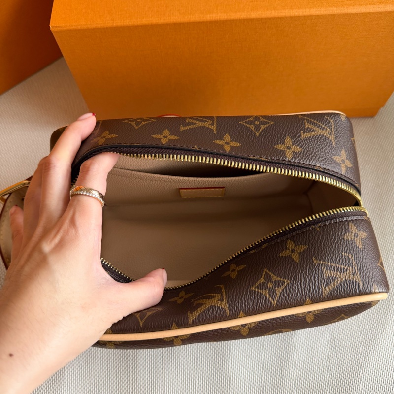 全新Louis Vuitton 收納包 化妝包 盥洗包 M83112 Trousse Toilette Locker Dopp Kit-8
