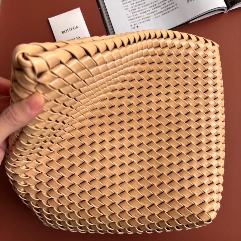 ::Bottega Veneta:: BV Structure Spazzolato 米黃色皮革斜面編織手拿包 結構設計 腋下包-3