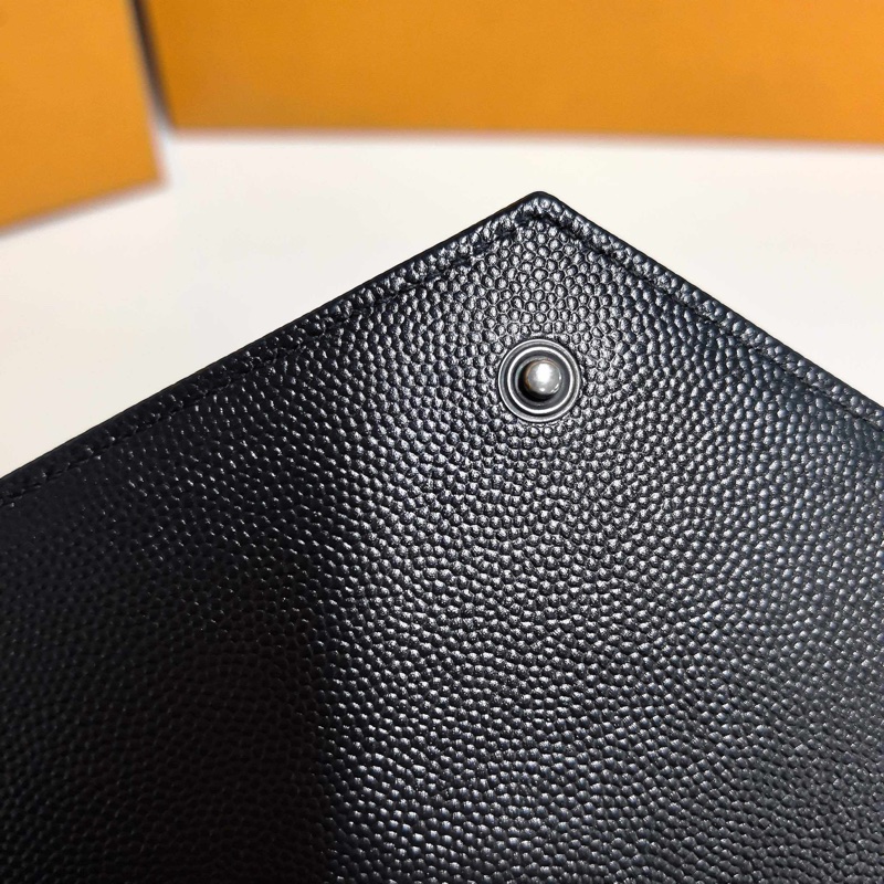 YSL so black魚子醬牛皮 鏈條信封包 約22cm-22