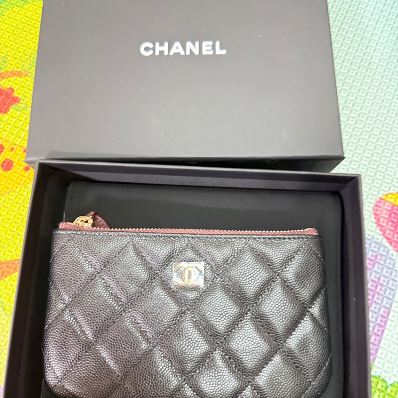 Chanel。一字拉鏈卡包。黑金荔枝皮-0