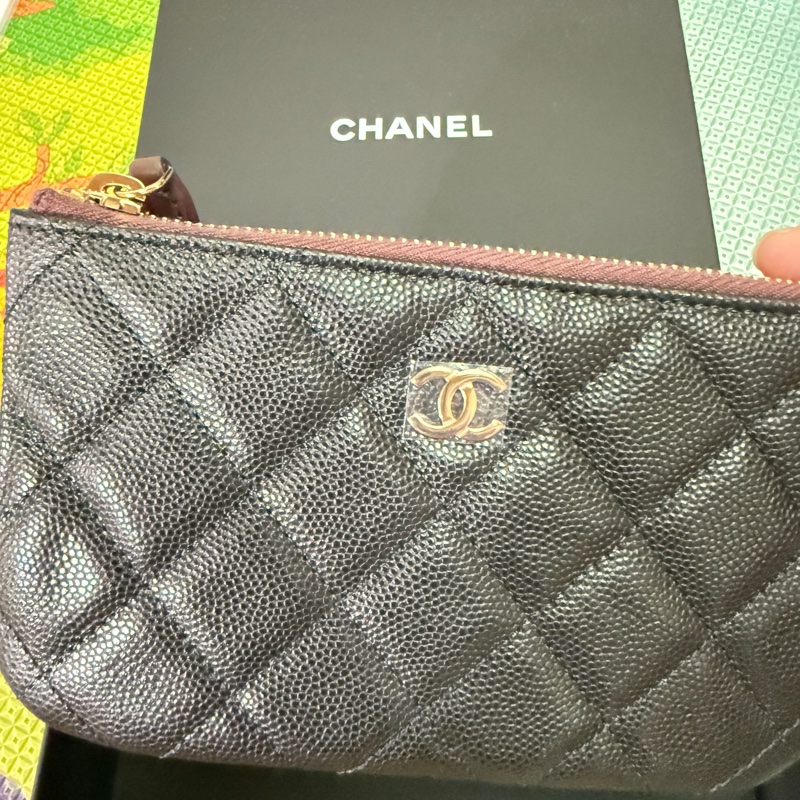 Chanel。一字拉鏈卡包。黑金荔枝皮-1