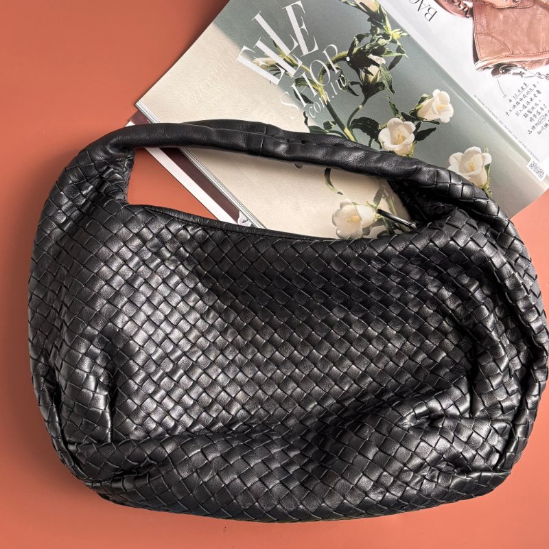 ::Bottega Veneta:: BV 黑色皮革編織手提包 腋下包 和尚包 HOBO-1