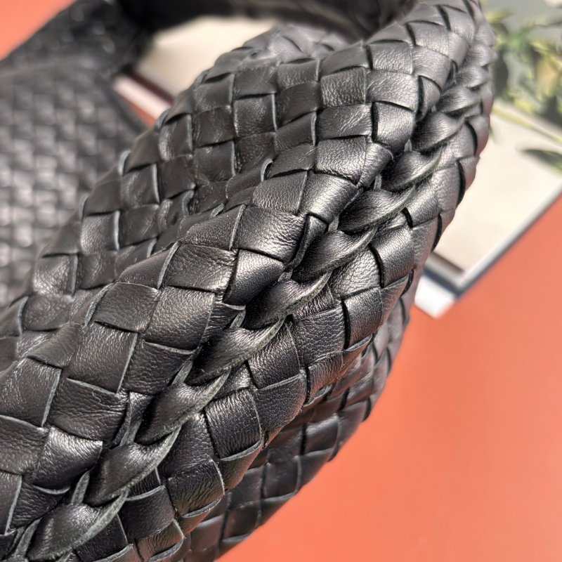 ::Bottega Veneta:: BV 黑色皮革編織手提包 腋下包 和尚包 HOBO-8