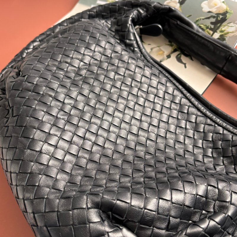 ::Bottega Veneta:: BV 黑色皮革編織手提包 腋下包 和尚包 HOBO-18
