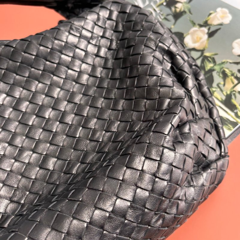 ::Bottega Veneta:: BV 黑色皮革編織手提包 腋下包 和尚包 HOBO-20