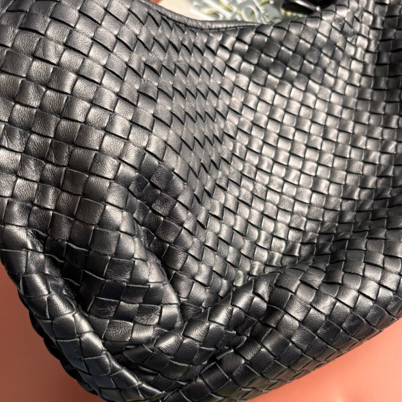 ::Bottega Veneta:: BV 黑色皮革編織手提包 腋下包 和尚包 HOBO-21