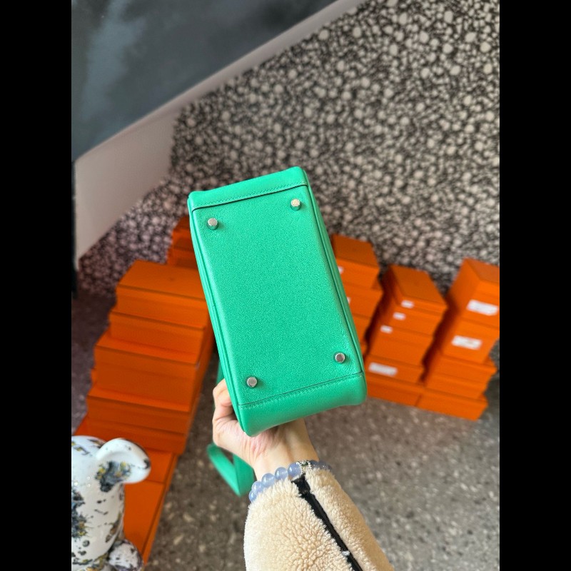 Hermes mini Lindy
6w薄荷綠銀扣 swift 皮-1