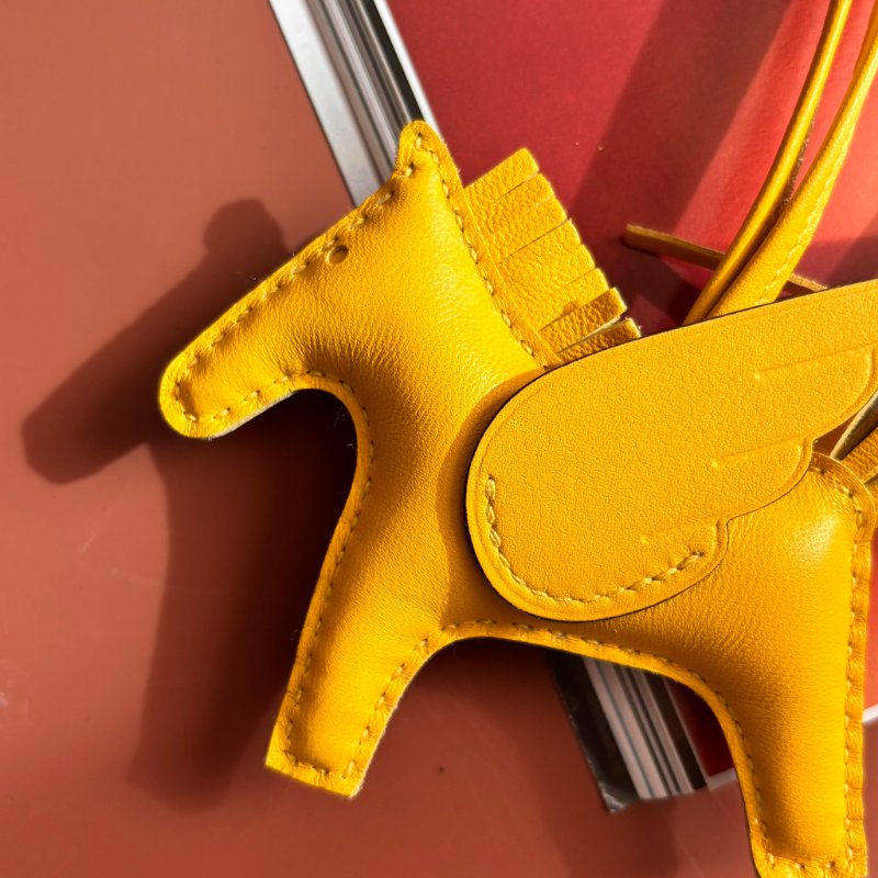 ::HERMES:: Rodeo Pegase PM Charm 黃色小飛馬吊飾-3