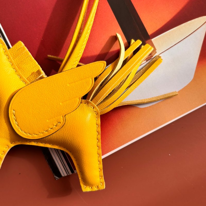 ::HERMES:: Rodeo Pegase PM Charm 黃色小飛馬吊飾-4