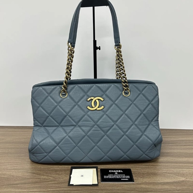 CHANEL 霧霾藍金扣孟買牛皮手提托特包 38*24*20 98新配件保卡塵袋-0