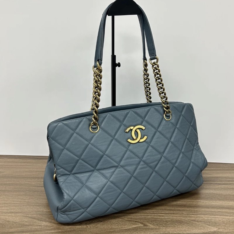 CHANEL 霧霾藍金扣孟買牛皮手提托特包 38*24*20 98新配件保卡塵袋-1