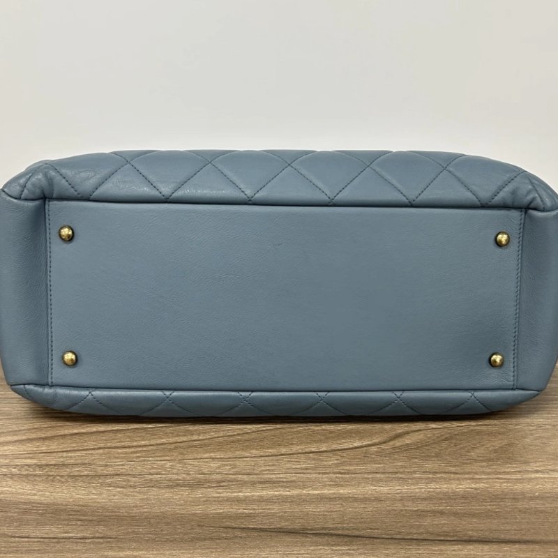 CHANEL 霧霾藍金扣孟買牛皮手提托特包 38*24*20 98新配件保卡塵袋-3