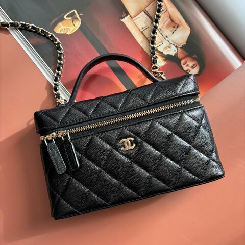 ::CHANEL:: 香奈兒 AP4385 黑色經典格紋 化妝箱鏈包 Vanity Case  Fall-Winter 2025/26 Pre-Collection