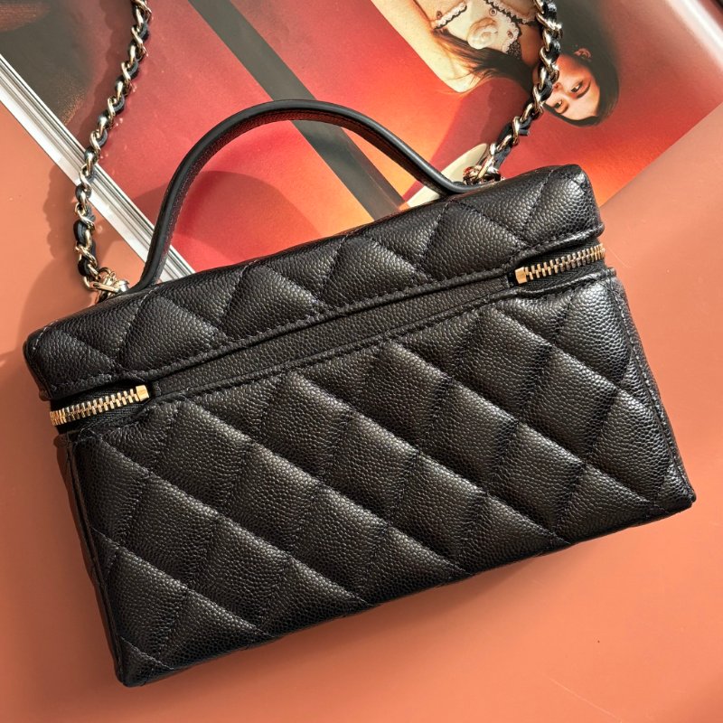 ::CHANEL:: 香奈兒 AP4385 黑色經典格紋 化妝箱鏈包 Vanity Case Fall-Winter 2025/26 Pre-Collection-1
