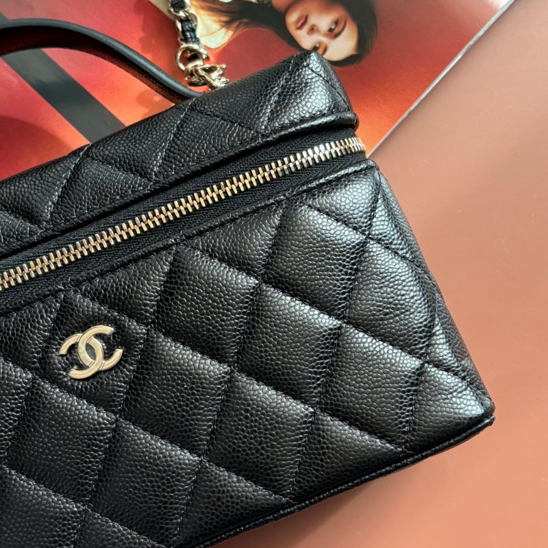 ::CHANEL:: 香奈兒 AP4385 黑色經典格紋 化妝箱鏈包 Vanity Case Fall-Winter 2025/26 Pre-Collection-6