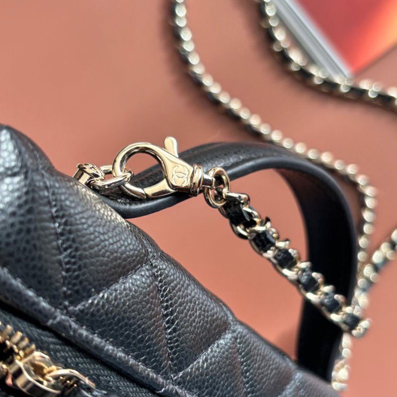 ::CHANEL:: 香奈兒 AP4385 黑色經典格紋 化妝箱鏈包 Vanity Case Fall-Winter 2025/26 Pre-Collection-9