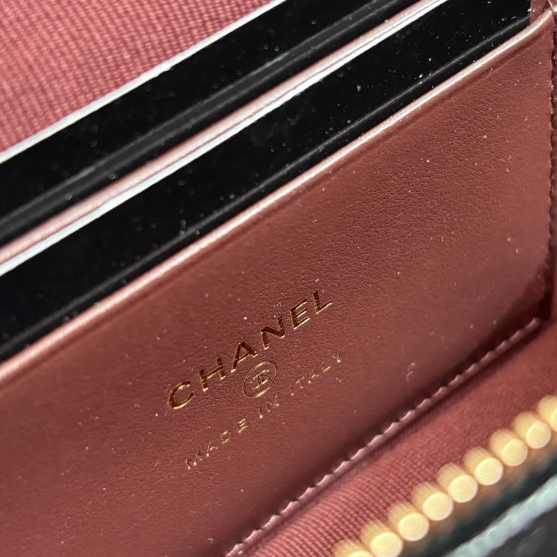 ::CHANEL:: 香奈兒 AP4385 黑色經典格紋 化妝箱鏈包 Vanity Case Fall-Winter 2025/26 Pre-Collection-11