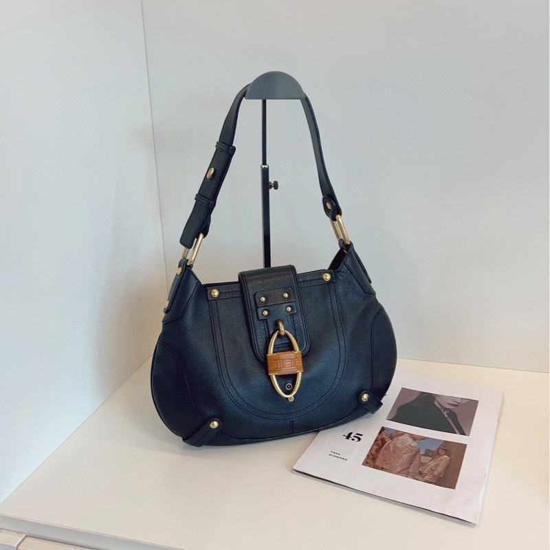 【98新🆕】Ferragamo 黑金藤編竹扣Hobo 馬蹄扣鎖頭包 單肩包-0