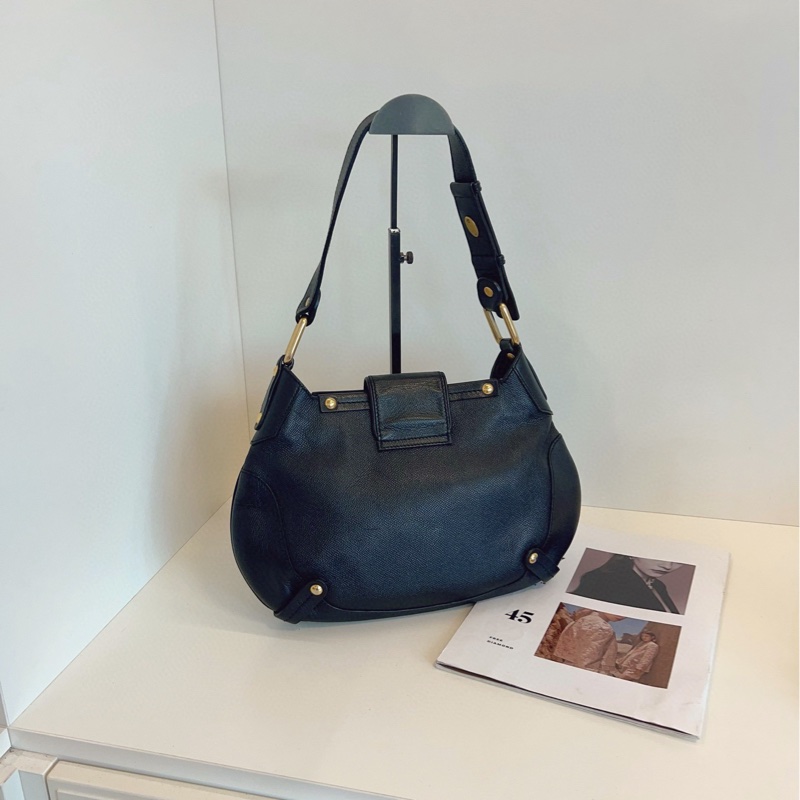 【98新🆕】Ferragamo 黑金藤編竹扣Hobo 馬蹄扣鎖頭包 單肩包-1