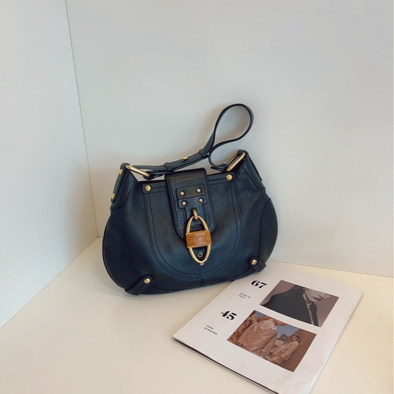 【98新🆕】Ferragamo 黑金藤編竹扣Hobo 馬蹄扣鎖頭包 單肩包-3