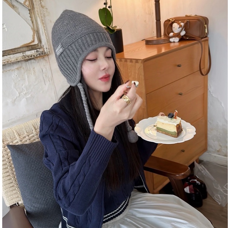 Miu Miu 羊絨冷帽 #S M ，兩個顏色-4