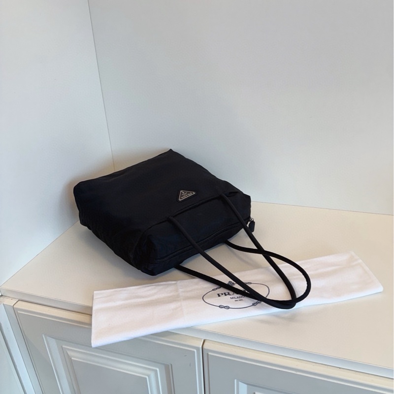 【98新🆕】Prada 普拉達 黑銀降落傘帆布單肩包tote-4