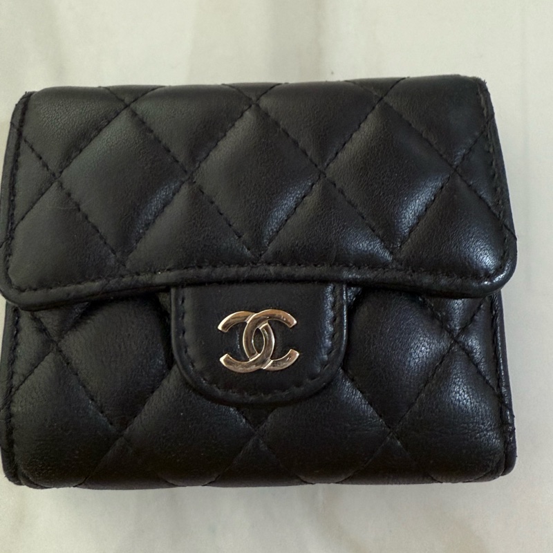 Chanel 羊皮三折短夾銀扣-5