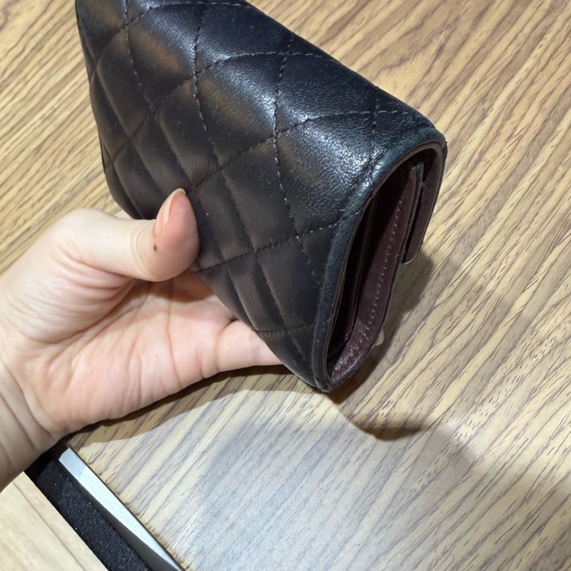 Chanel 羊皮三折短夾銀扣-7
