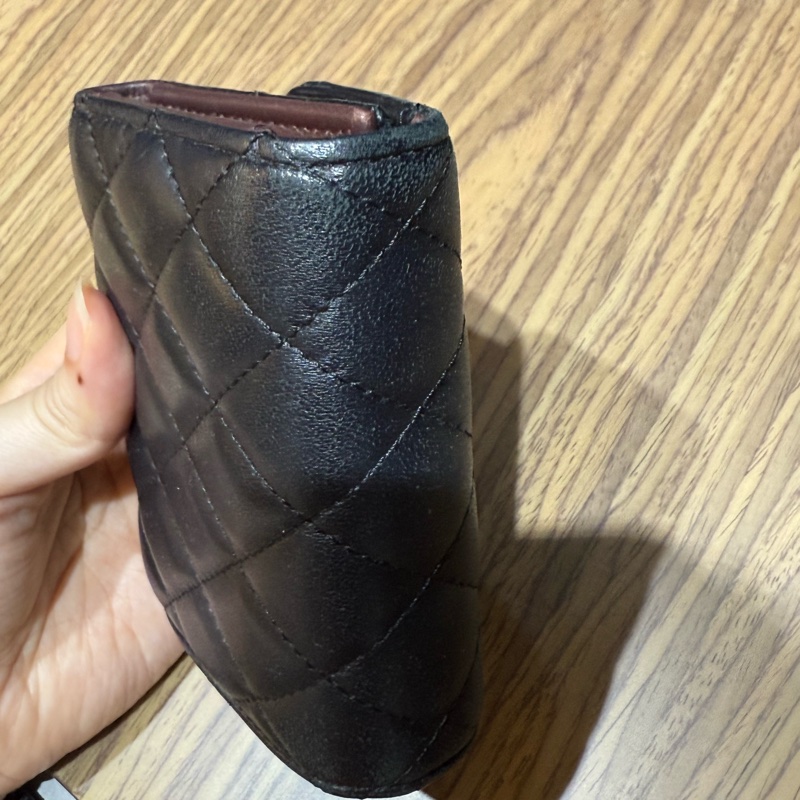 Chanel 羊皮三折短夾銀扣-9