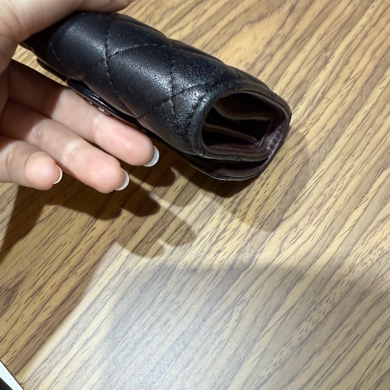 Chanel 羊皮三折短夾銀扣-14