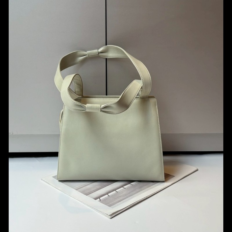 Chanel 淡灰綠皮革繡山茶花小手提/肩側包-2