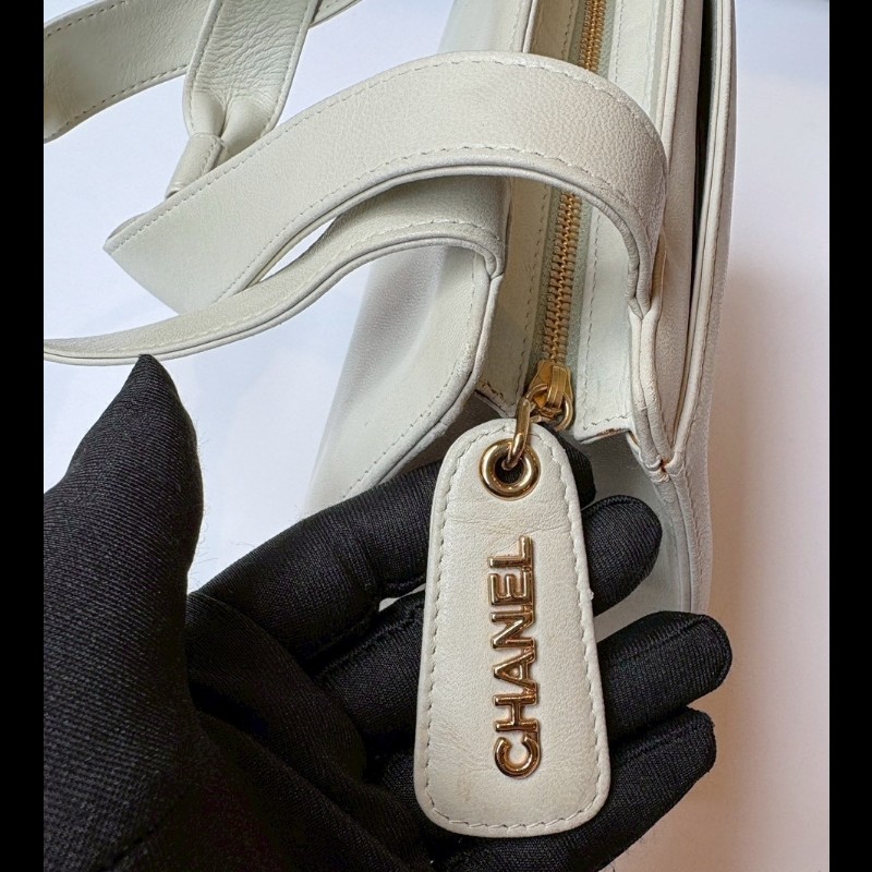 Chanel 淡灰綠皮革繡山茶花小手提/肩側包-6