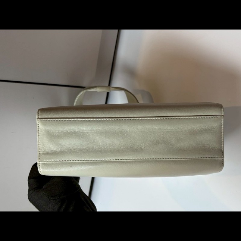 Chanel 淡灰綠皮革繡山茶花小手提/肩側包-13