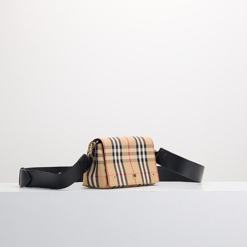 二手Burberry note 格紋斜背包-1