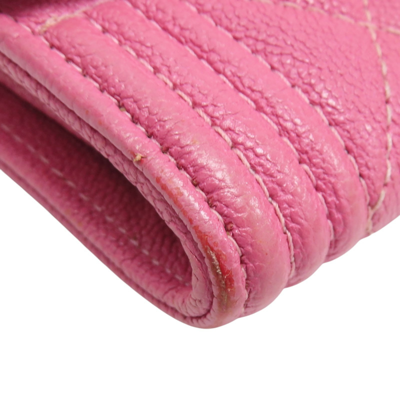 粉色 荔枝紋牛皮 BOY 扣式短夾 【CHANEL 香奈兒】-13