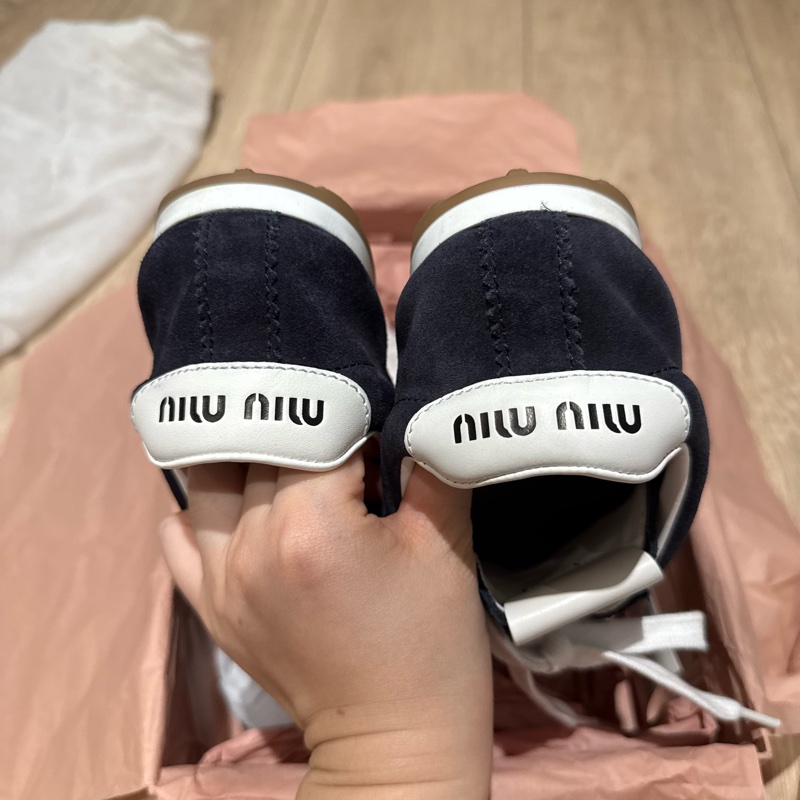 MiuMiu plume麂皮運動鞋深藍色37號-6