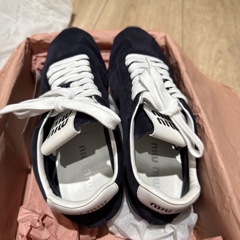 MiuMiu plume麂皮運動鞋深藍色37號-7