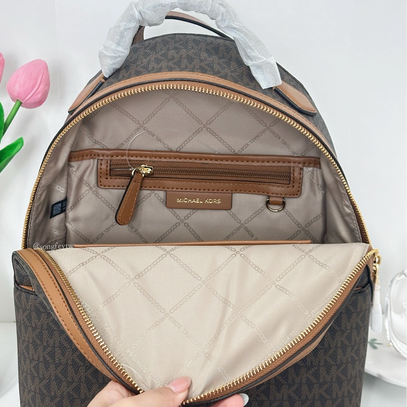 Michael Kors|MK 專櫃 拉鍊 中款後背包-3