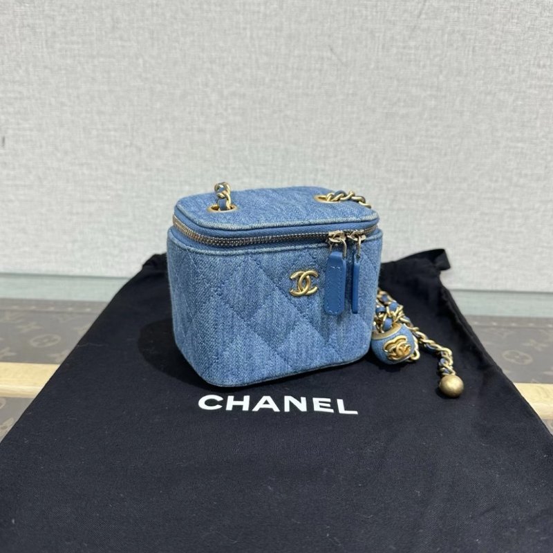 CHANEL牛仔金球肩背斜背鏈條化妝包10*8*7 98新配件塵袋-1