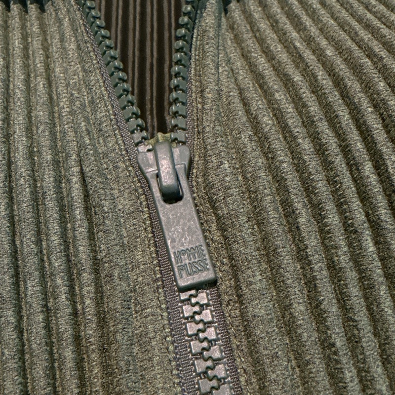Homme Plisse Issey Miyake 皺褶鋸齒拉鍊外套 綠-11