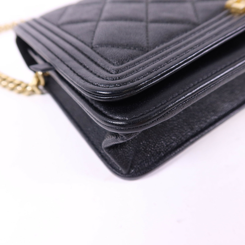 CHANEL 牛皮皮革Boy WOC Wallet On Chain金扣鏈帶肩背袋-14